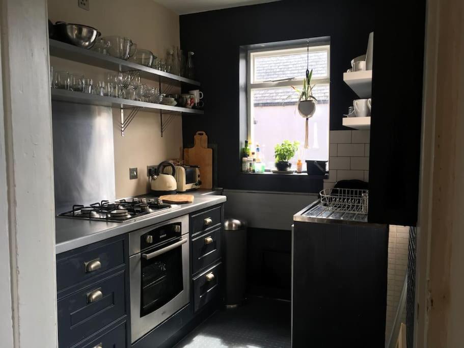 Stylish Two Large Double Bedroom House In Central Harrogate With On Street Parking Exterior foto